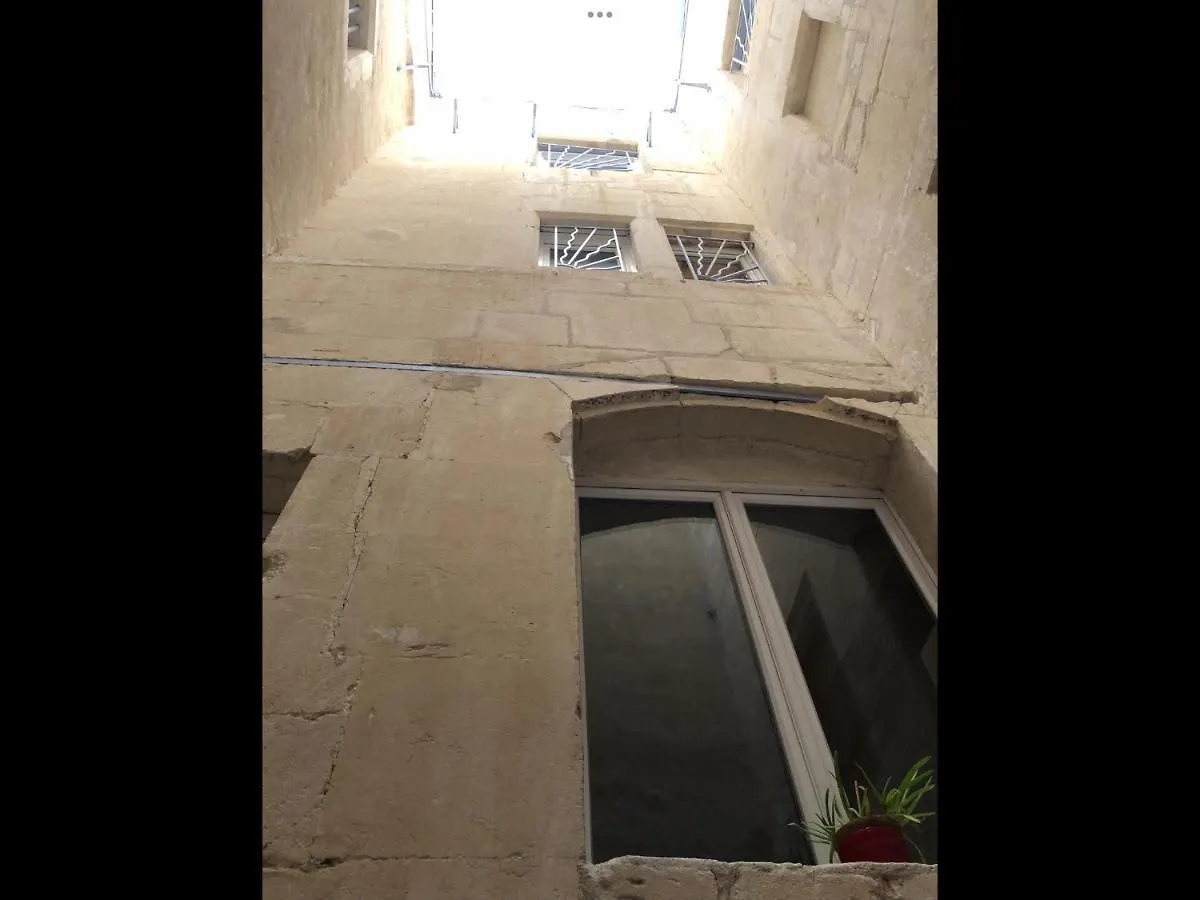 La Maison Des Arenes Arlés Apartamento