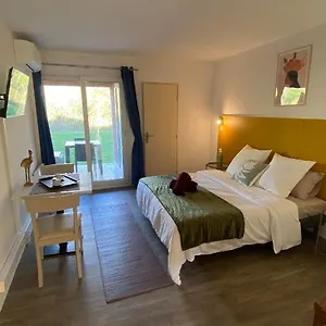  Appartement Joli 27m2 Oasis Provencale En Village En Camargue